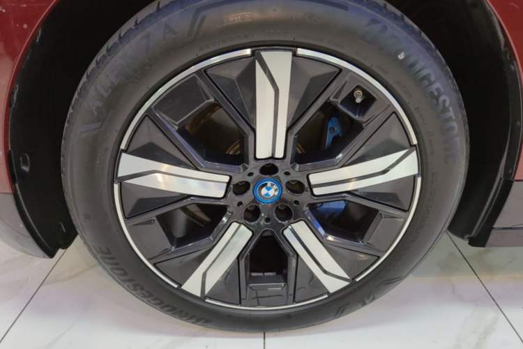 Used BMW iX 2022 xDrive40 Left Front Wheel Hub