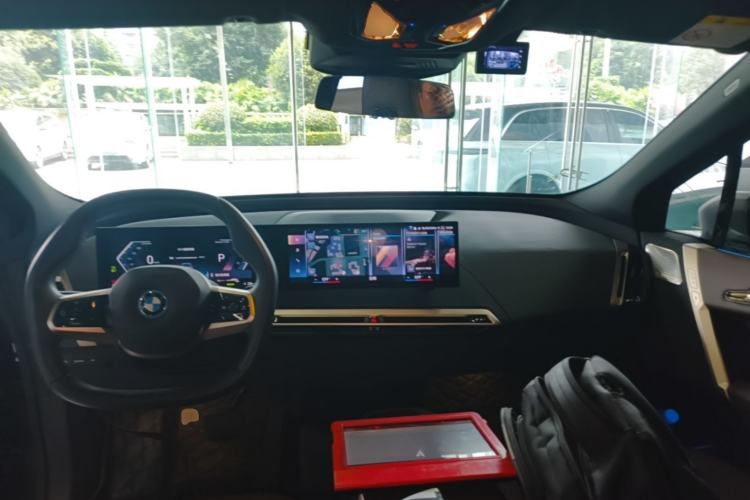 Used BMW iX 2022 xDrive40 Center Console
