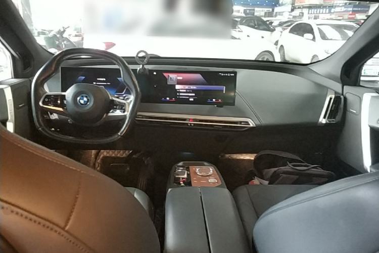 Used BMW iX 2022 xDrive40 Center Console