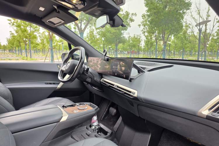 Used BMW iX 2022 xDrive40 Interior 10