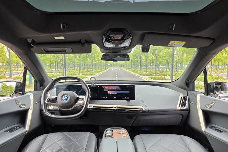 Used BMW iX 2022 xDrive40 Interior 11