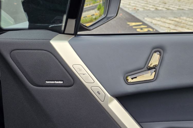 Used BMW iX 2022 xDrive40 Interior 9