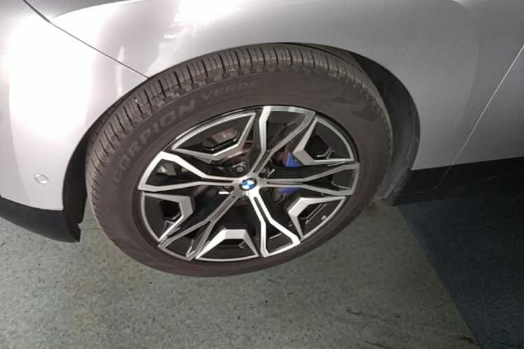 Used BMW iX 2022 xDrive40 Left Front Wheel Hub