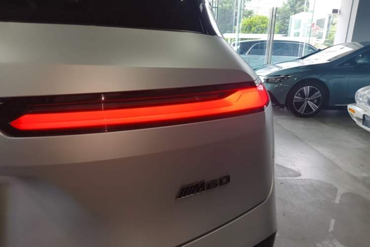 Used BMW iX 2022 xDrive40 Right Rear Taillight