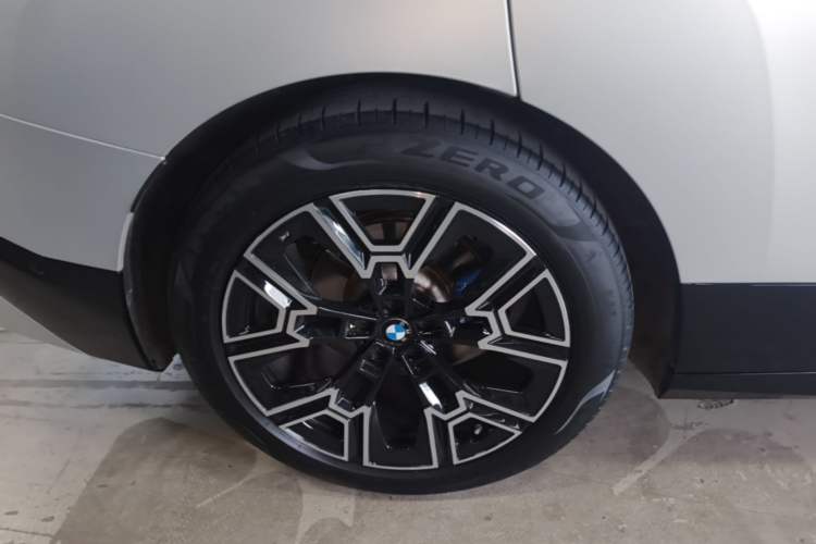 Used BMW iX 2022 xDrive40 Right Rear Wheel Hub