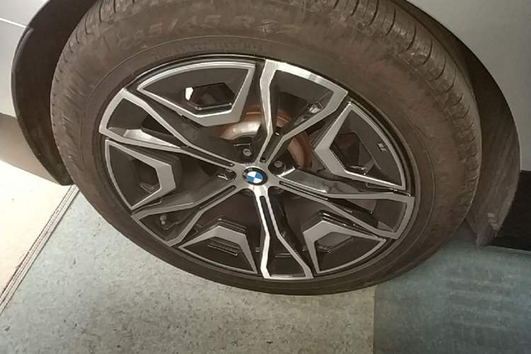 Used BMW iX 2022 xDrive40 Right Rear Wheel Hub
