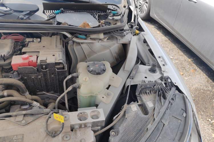 Used BMW iX 2022 xDrive40 Engine Bay Left