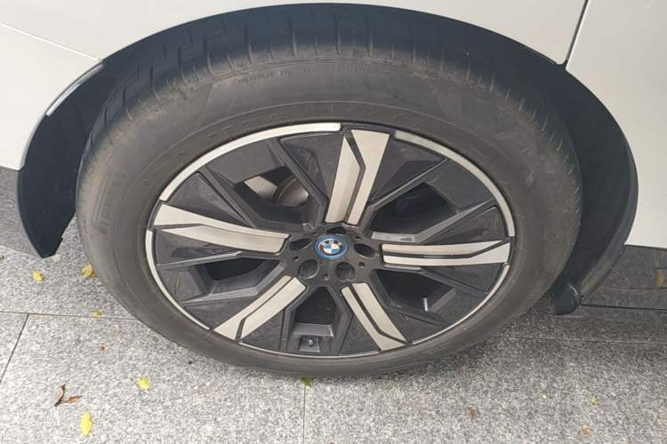 Used BMW iX 2022 xDrive40 Exterior 5