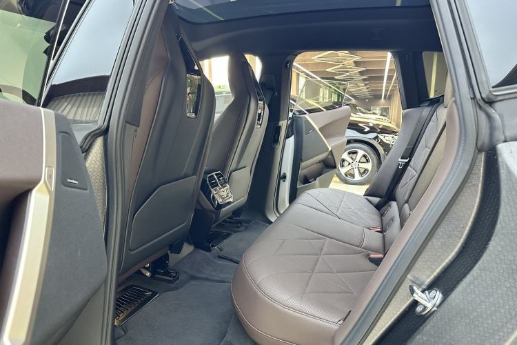 Used BMW iX 2022 xDrive40 Interior 2