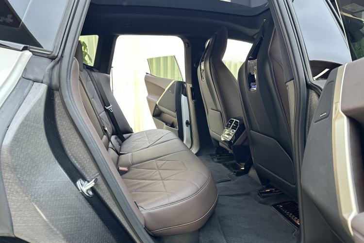 Used BMW iX 2022 xDrive40 Interior 4