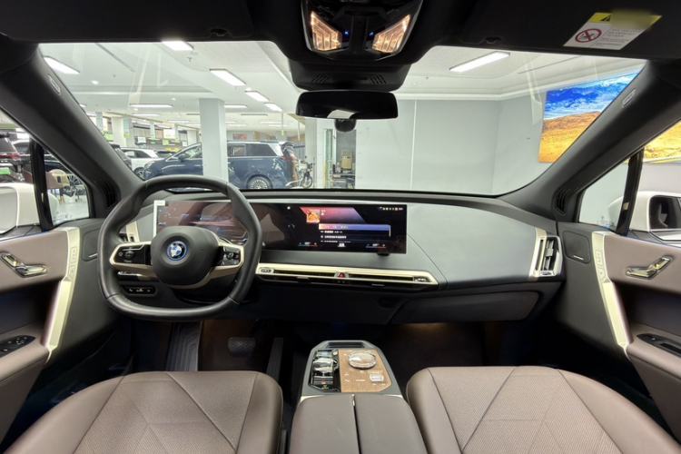 Used BMW iX 2022 xDrive40 Interior 4