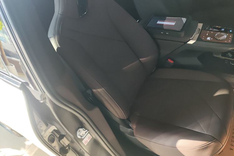 Used BMW iX 2022 xDrive40 Right Front Seat