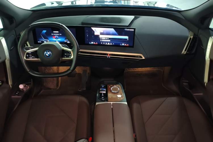 Used BMW iX 2023 Updated xDrive40 Center Console