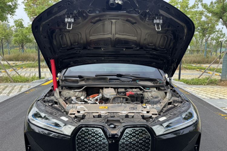 Used BMW iX 2023 Updated xDrive40 Engine Bay