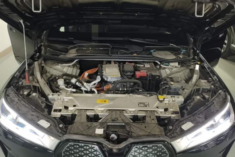 Used BMW iX 2023 Updated xDrive40 Engine Bay
