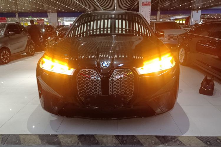 Used BMW iX 2023 Updated xDrive40 Exterior 1