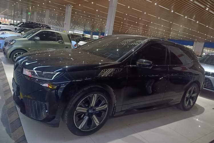 Used BMW iX 2023 Updated xDrive40 Exterior 3