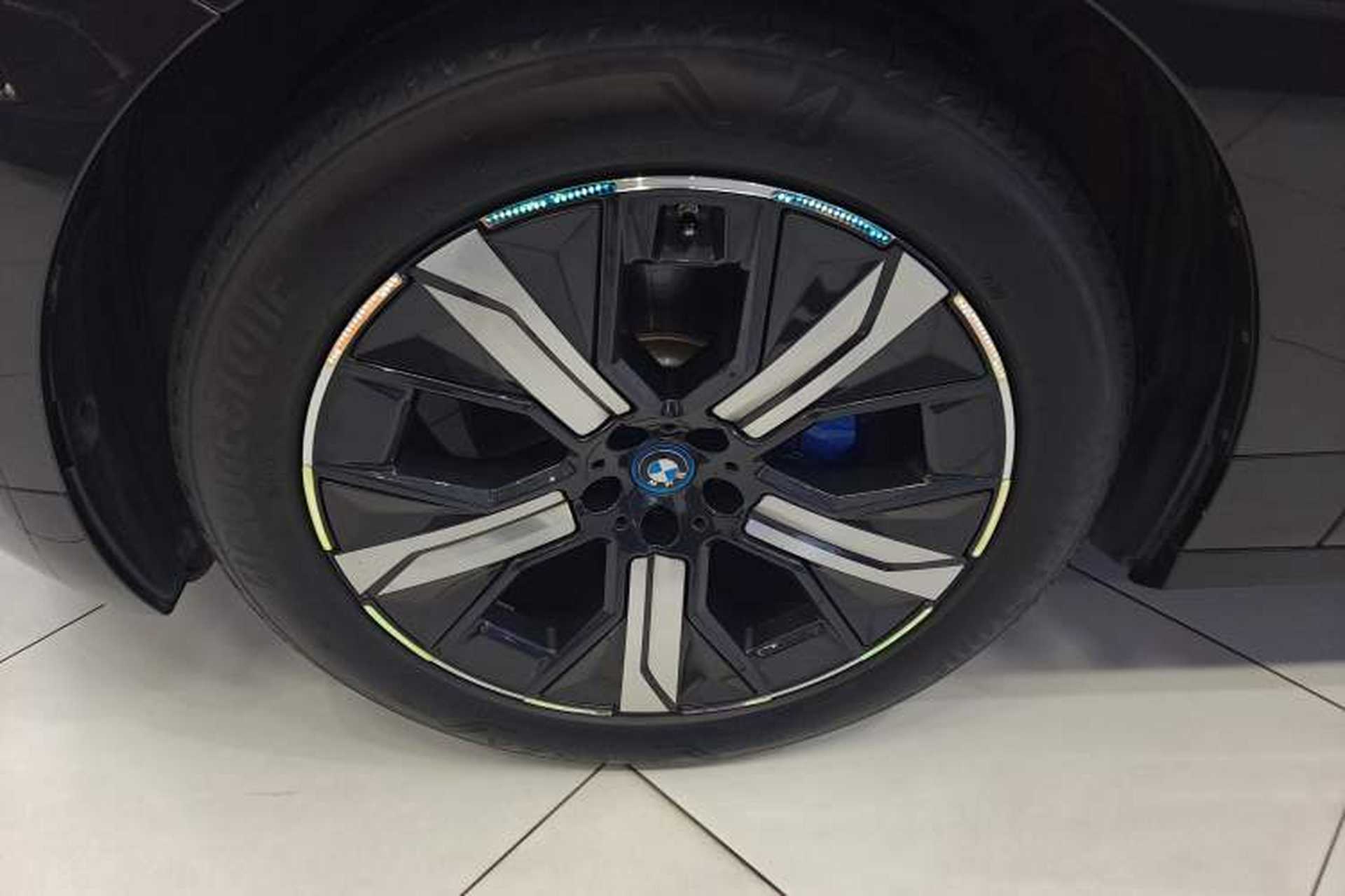 Used BMW iX 2023 Updated xDrive40 Exterior 4