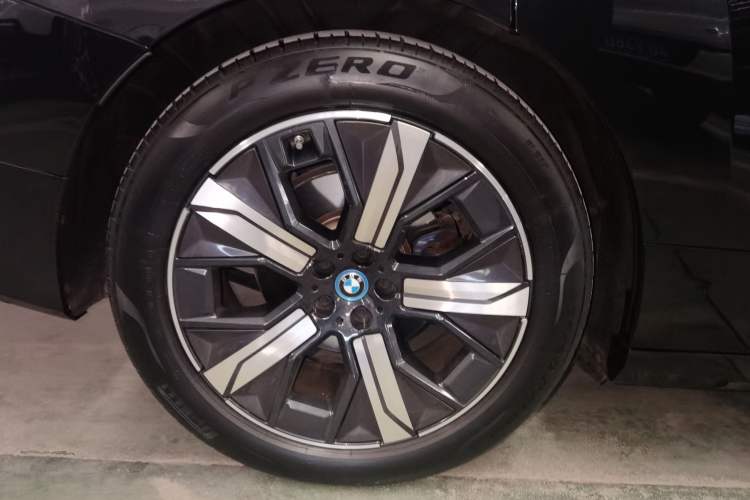 Used BMW iX 2023 Updated xDrive50 Exterior 5