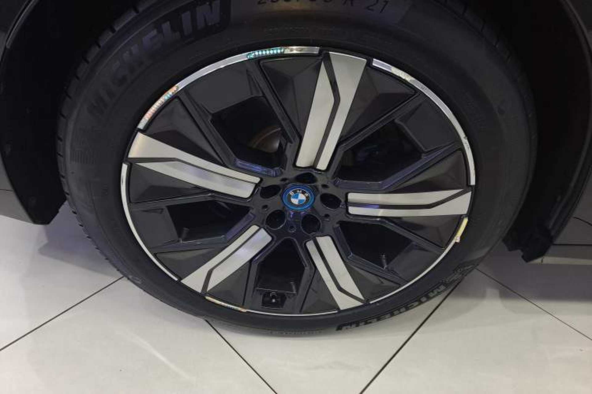 Used BMW iX 2023 Updated xDrive40 Exterior 5