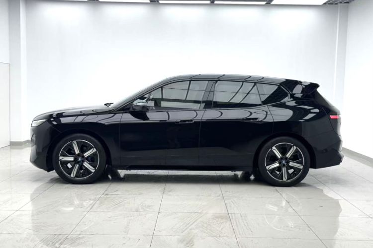 Used BMW iX 2023 Updated xDrive40 Exterior 6