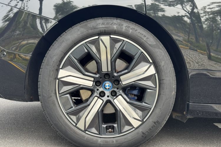 Used BMW iX 2023 Updated xDrive40 Exterior 7
