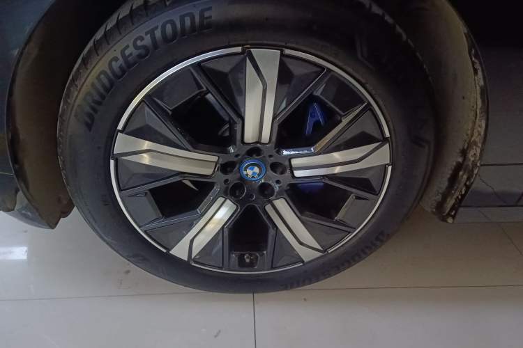 Used BMW iX 2023 Updated xDrive40 Exterior 7