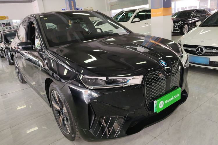 Used BMW iX 2023 xDrive40 Front Right 45 Deg