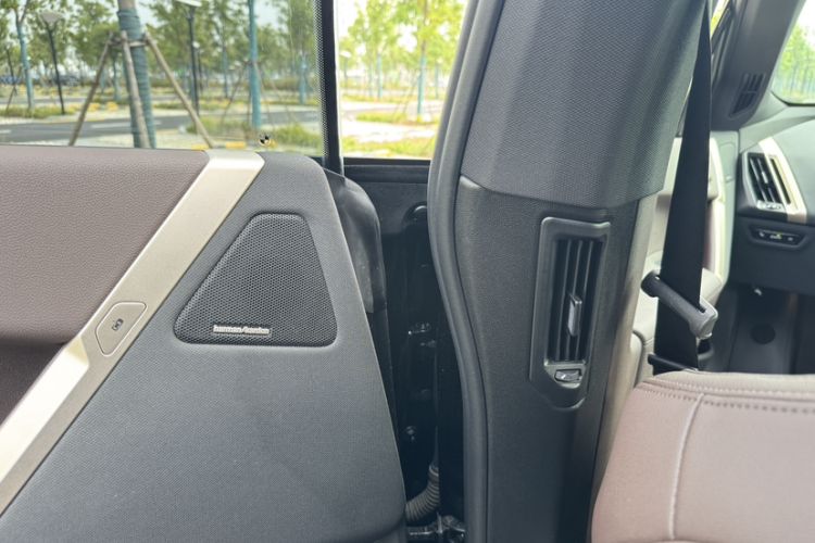 Used BMW iX 2023 Updated xDrive40 Interior 2