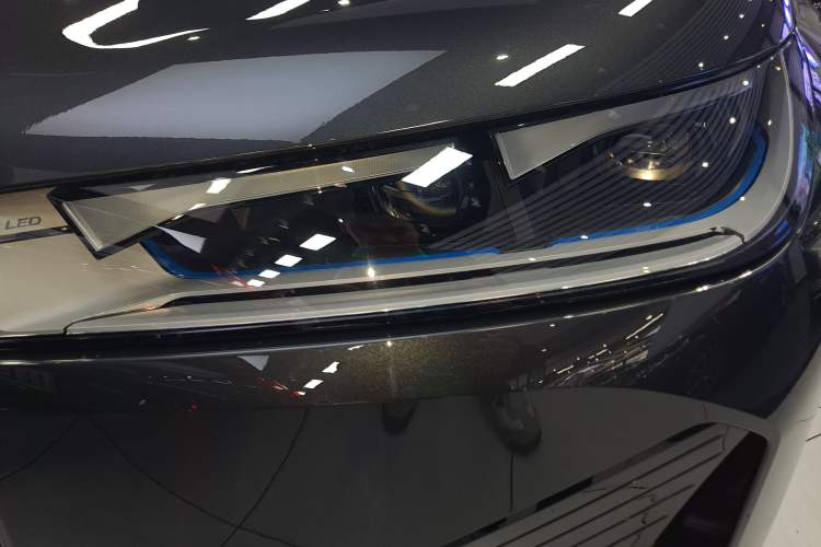 Used BMW iX 2023 Updated xDrive40 Left Front Headlight