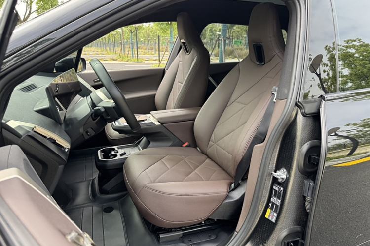 Used BMW iX 2023 Updated xDrive40 Left Front Seat