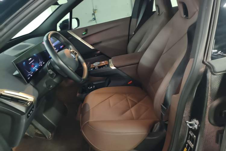 Used BMW iX 2023 Updated xDrive40 Left Front Seat