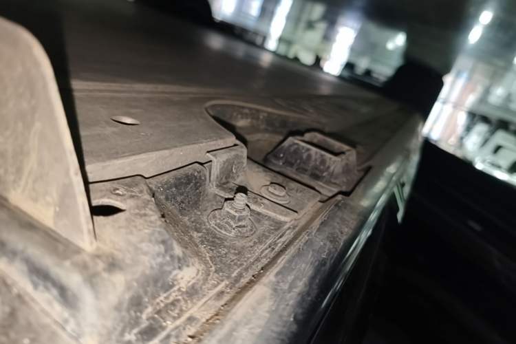 Used BMW iX 2023 Updated xDrive40 Left Side Sill