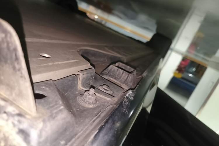 Used BMW iX 2023 Updated xDrive40 Left Side Sill