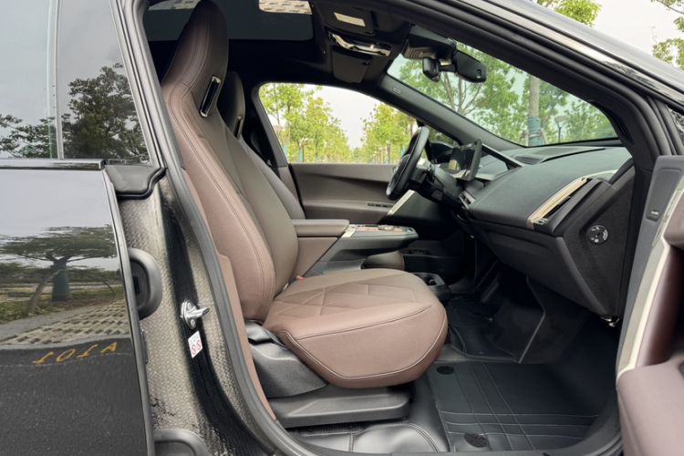 Used BMW iX 2023 Updated xDrive40 Right Front Seat