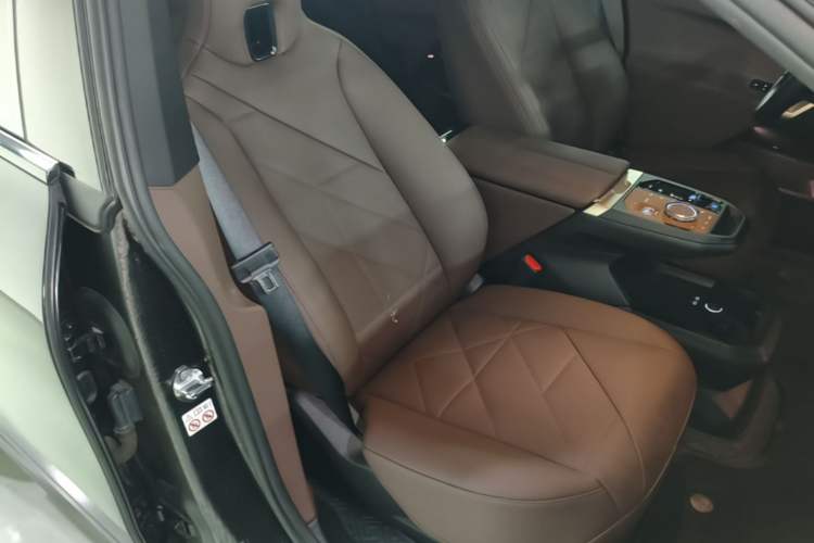 Used BMW iX 2023 Updated xDrive40 Right Front Seat