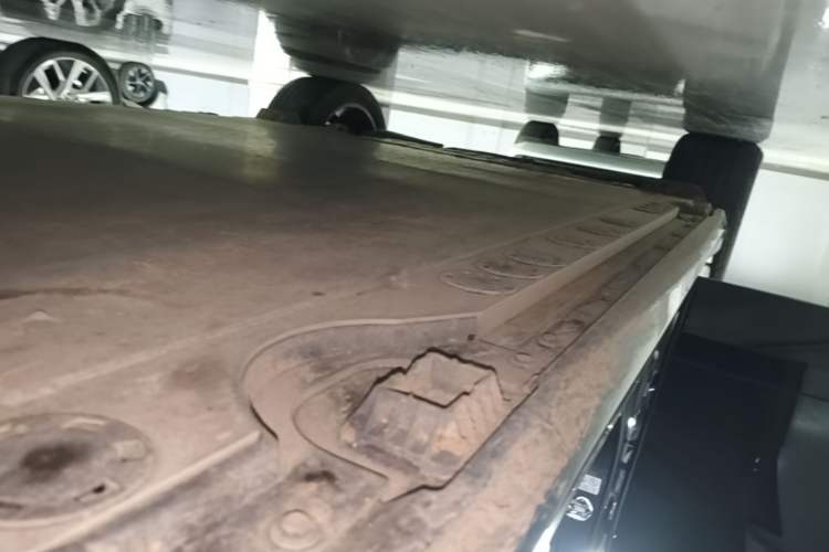 Used BMW iX 2023 Updated xDrive40 Right Side Sill