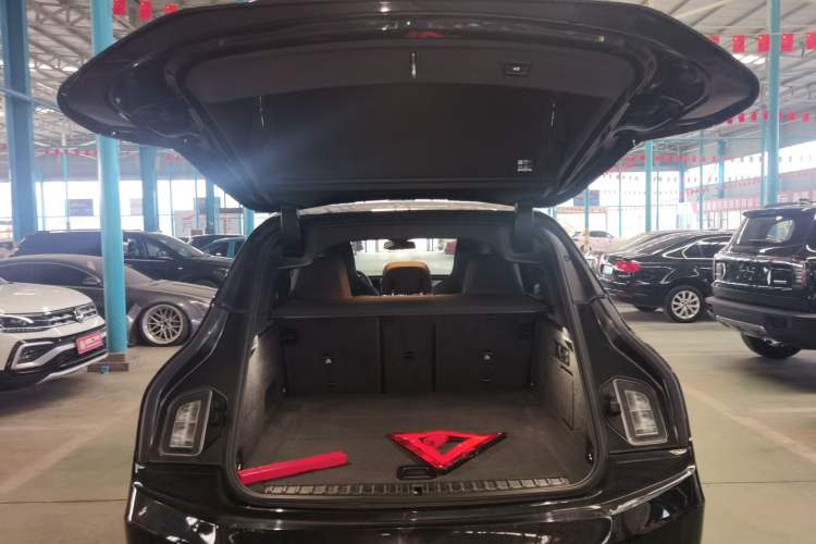 Used BMW iX 2023 Updated xDrive50 Trunk