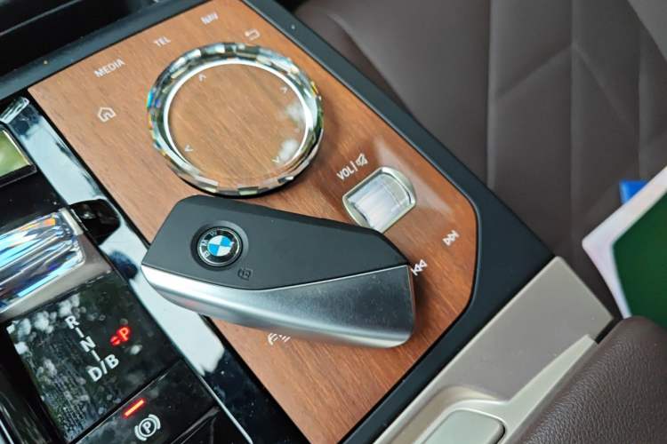 Used BMW iX 2023 Updated xDrive40 Vehicle Key