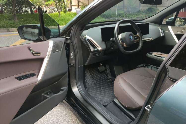 Used BMW iX 2023 Updated xDrive40 Driver Seat