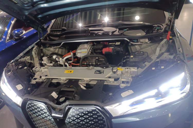 Used BMW iX 2023 Updated xDrive40 Engine Bay