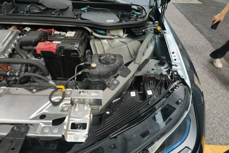 Used BMW iX 2023 Updated xDrive40 Engine Bay Left
