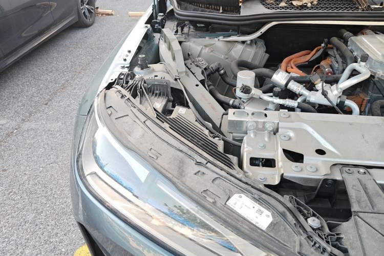Used BMW iX 2023 Updated xDrive40 Engine Bay Right