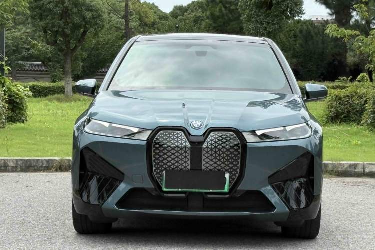 Used BMW iX 2023 Updated xDrive40 Exterior 1