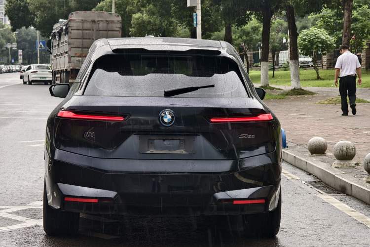 Used BMW iX 2023 Updated xDrive50 Exterior 4