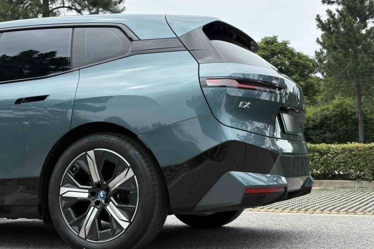 Used BMW iX 2023 Updated xDrive40 Exterior 6
