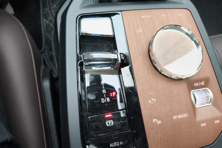 Used BMW iX 2023 Updated xDrive40 Gear Lever