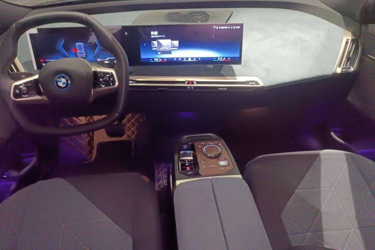 Used BMW iX 2023 Updated xDrive40 Interior 2