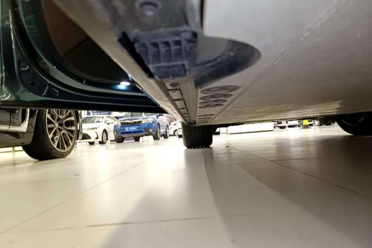 Used BMW iX 2023 Updated xDrive40 Left Side Sill