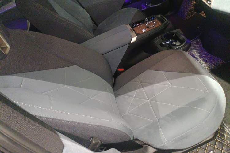 Used BMW iX 2023 Updated xDrive40 Right Front Seat